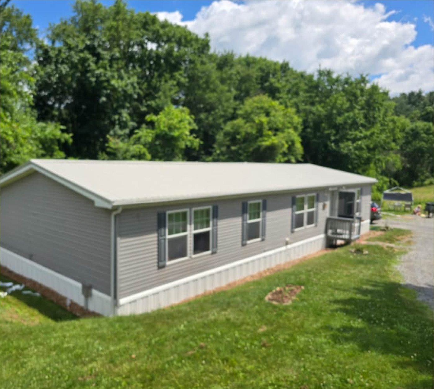 Manufactured home with new metal roof